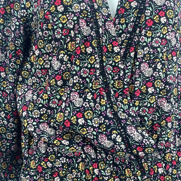 LOFT Multicolor Floral Garden Faux Wrap Ladderback accent Romper Pockets - Picture 10 of 11